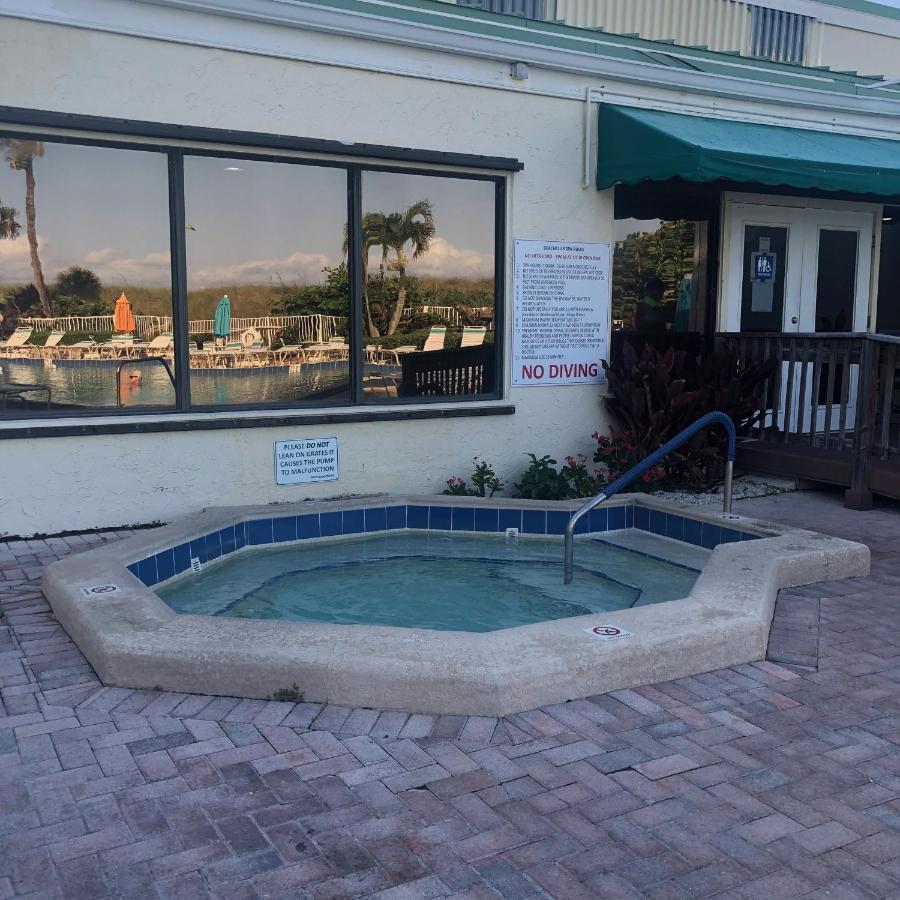 Beach bungalow at Ocean Village Fort Pierce Bagian luar foto